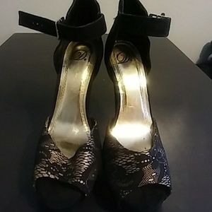 Lace fabric peep toe heels